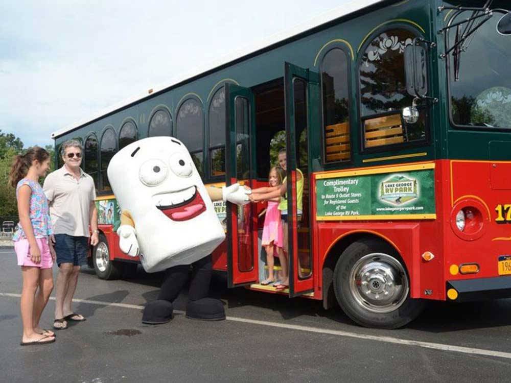 Service bus taking people on tours at LAKE GEORGE RV PARK