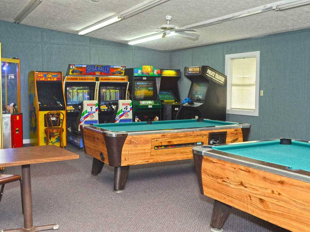 Pool tables in the game room at THOUSAND TRAILS DIAMOND CAVERNS RV & GOLF RESORT