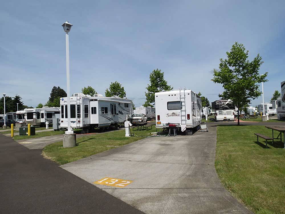 RVs and trailers at campground at HEE HEE ILLAHEE RV RESORT