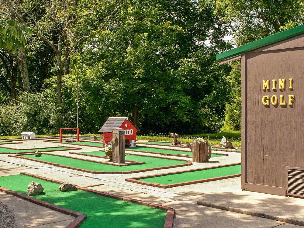 Miniature golf course at THOUSAND TRAILS WILMINGTON