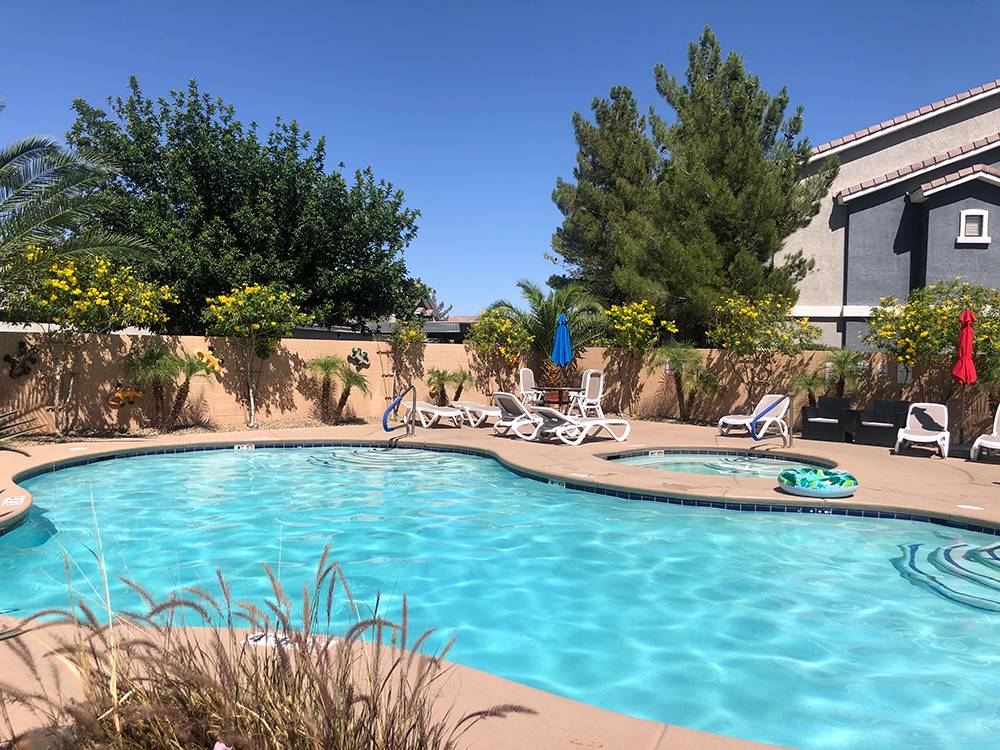 Swimming pool with hot tub at DUCK CREEK RV PARK