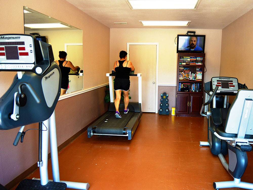 The fitness room with a TV at NORTHLAKE VILLAGE RV PARK