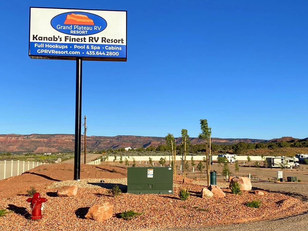 The entrance sign describing some of the amenities at GRAND PLATEAU RV RESORT AT KANAB