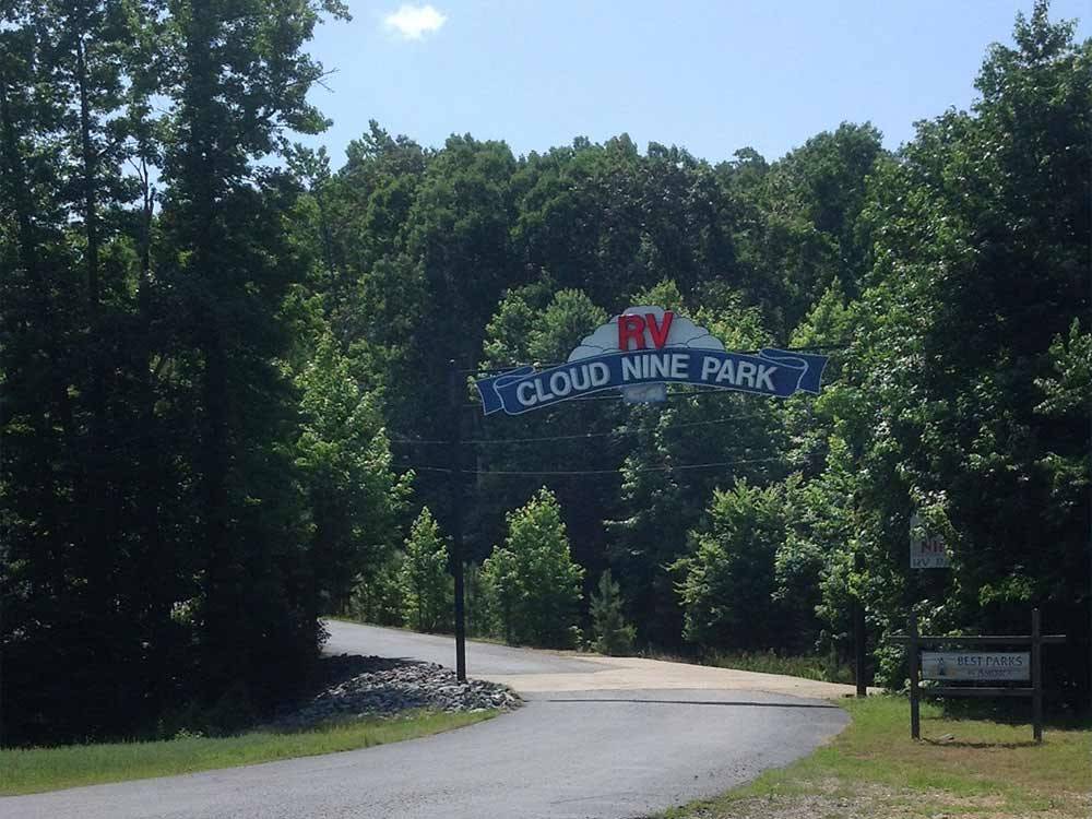 Sign leading into campground resort at CLOUD NINE RV PARK