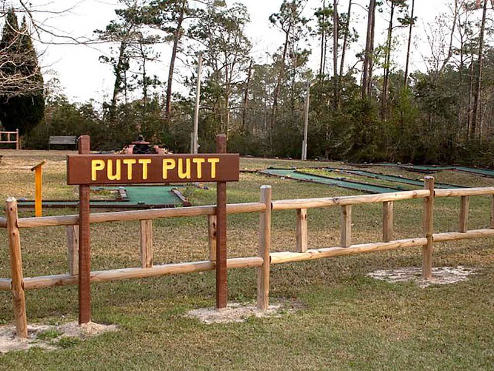 Miniature golf course at INDIAN POINT RV RESORT