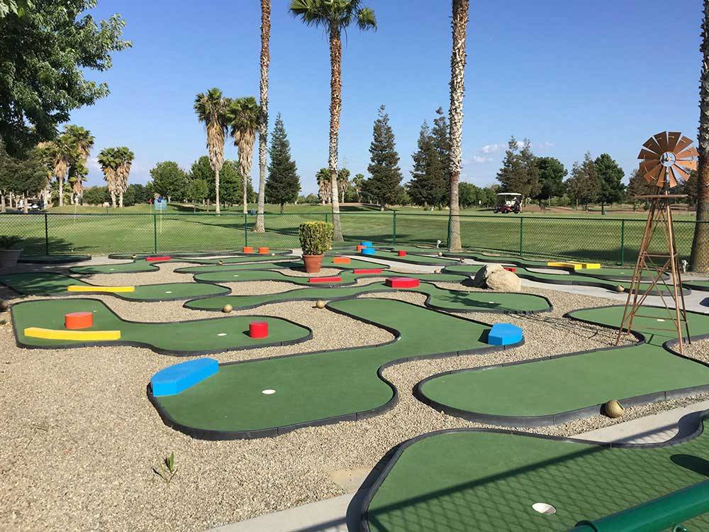 Miniature golf course at THE LAKES RV & GOLF RESORT