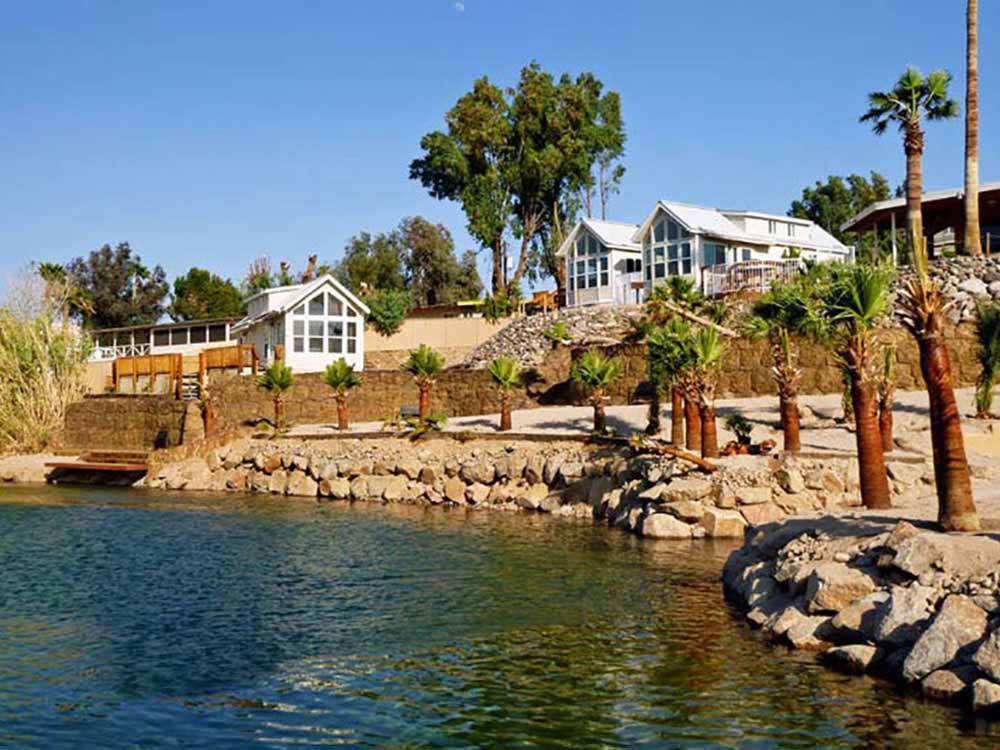 Lodging on the lake at COLORADO RIVER OASIS RESORT