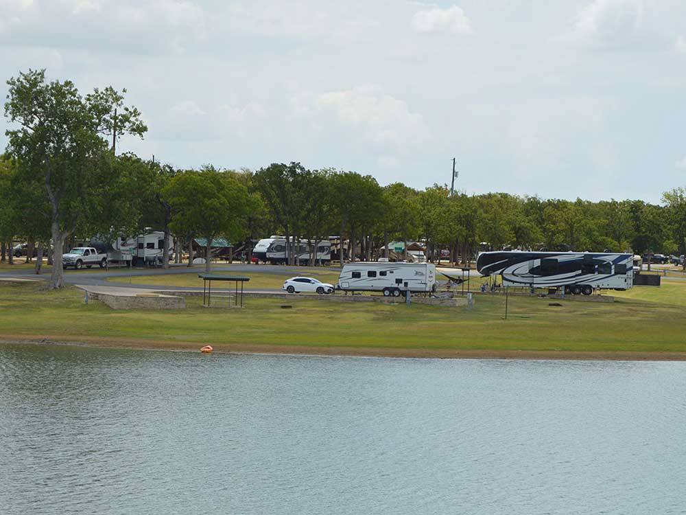 Waterfront recreation area at THE VINEYARDS CAMPGROUND & CABINS
