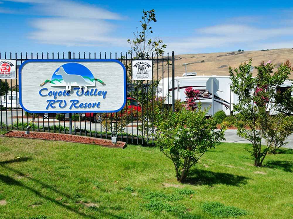 Sign leading into campground resort at COYOTE VALLEY RV RESORT