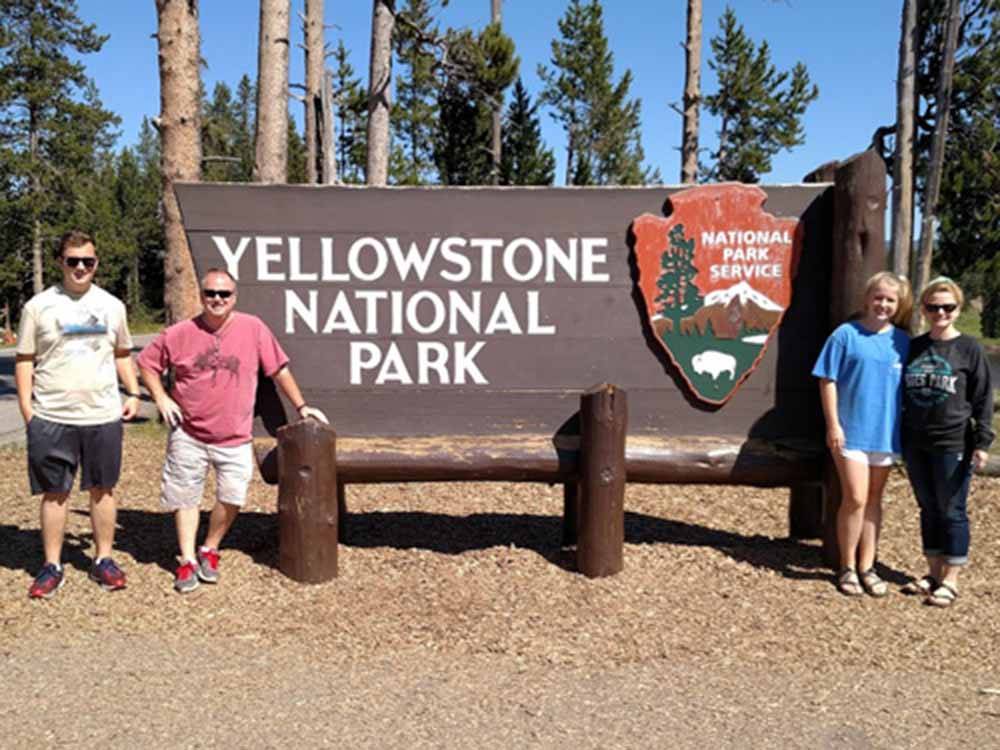 Sign saying Yellowstone National Park at IVYS COVE RV RETREAT