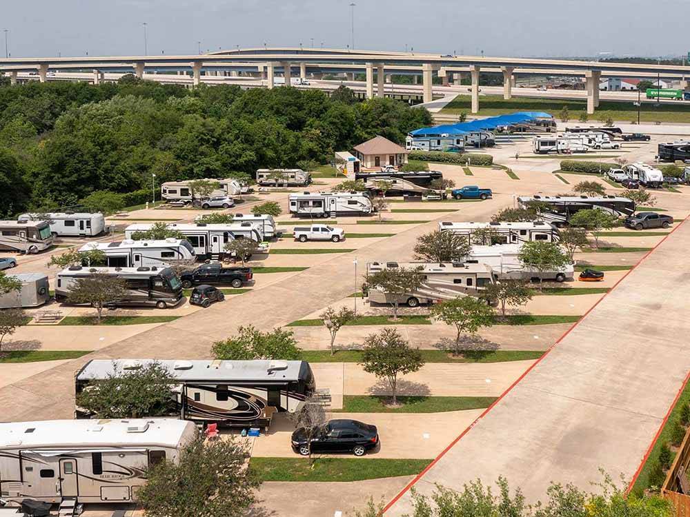 Another overhead view of the grounds at JETSTREAM RV RESORT PEARLAND