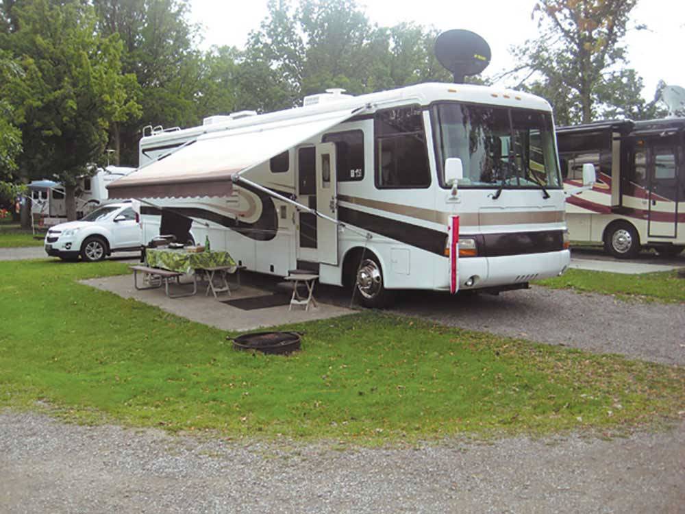 RVs camping at YOGI BEAR'S JELLYSTONE PARK CAMP-RESORT