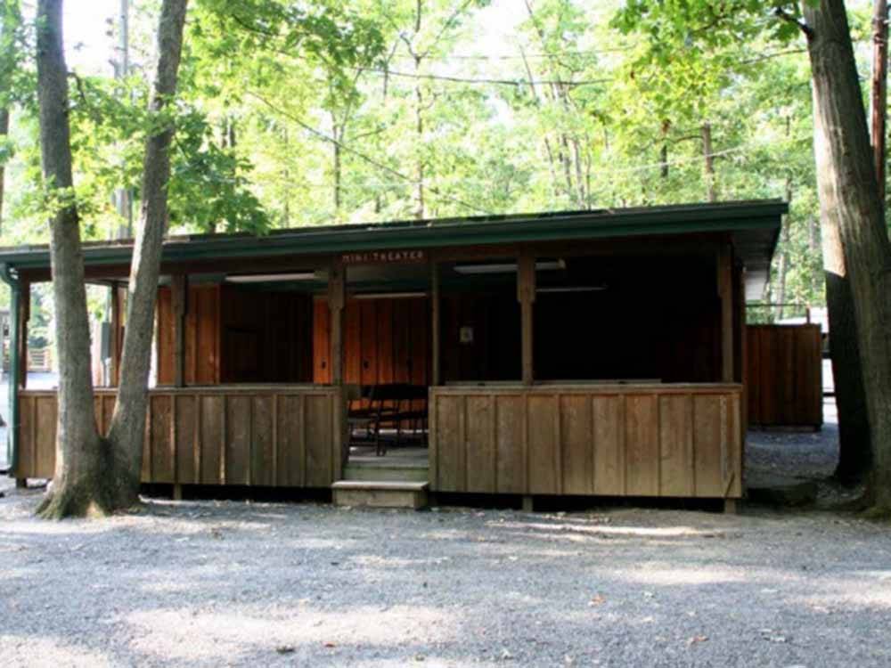 One of the wooden buildings at DRUMMER BOY CAMPING RESORT