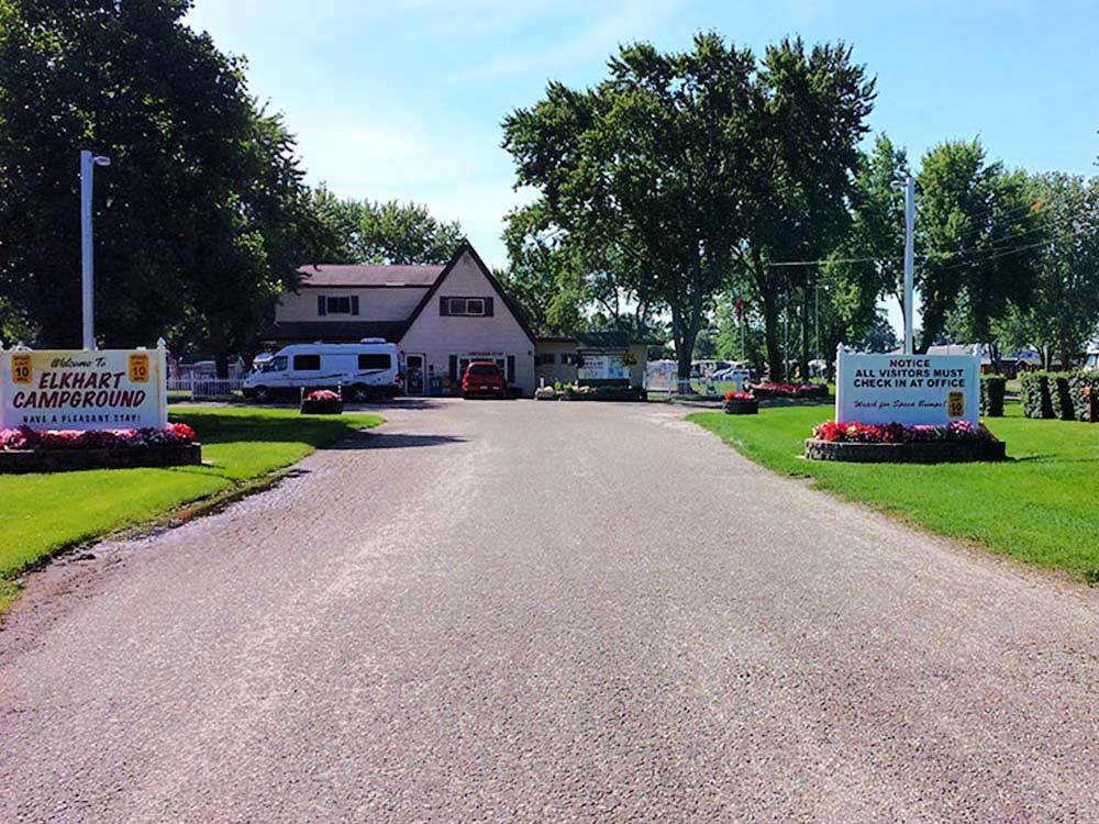 Road leading to entrance at ELKHART CAMPGROUND