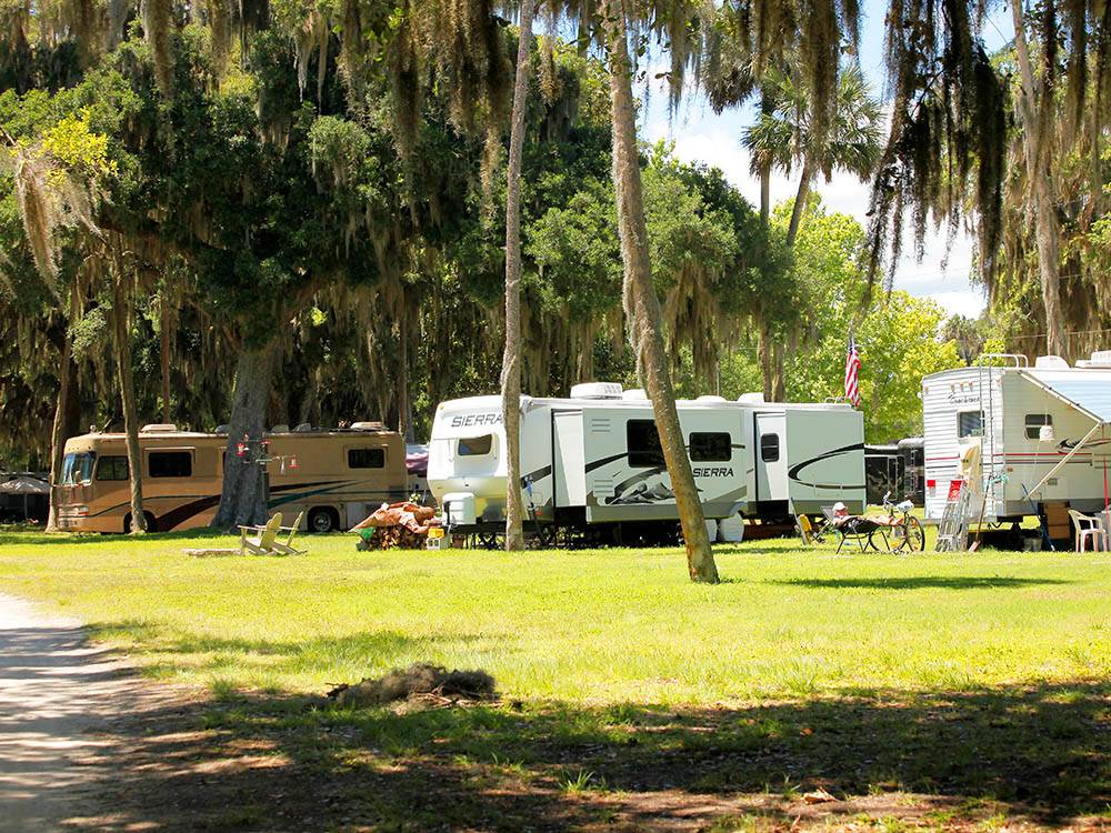 RVs and trailers at campground at ENCORE BULOW RV