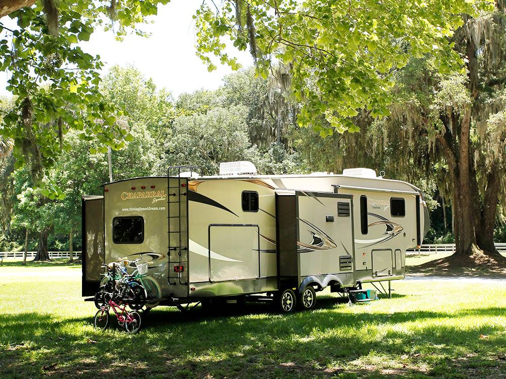 Trailer camping at ENCORE BULOW RV