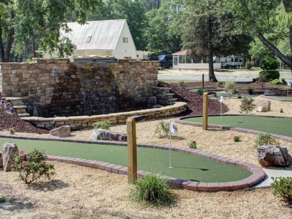 The miniature golf course at FAYETTEVILLE RV RESORT & COTTAGES