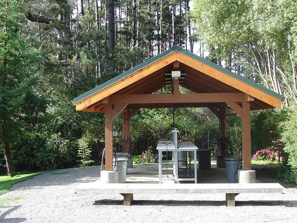 Covered fish cleaning station at POMO RV PARK & CAMPGROUND
