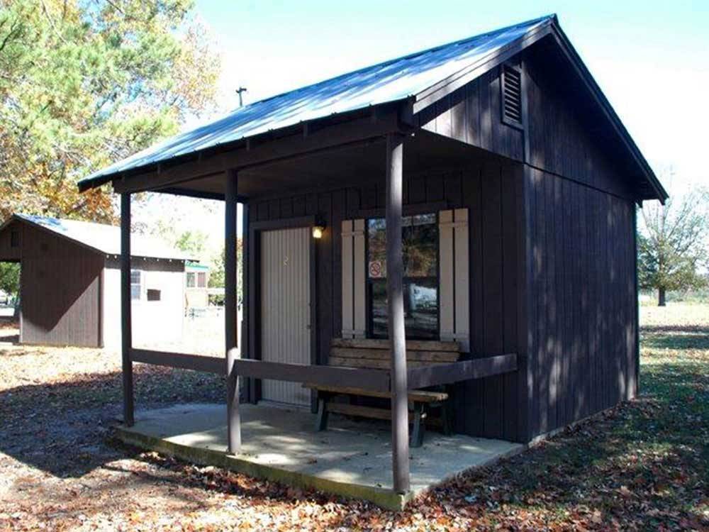 Small cabin on campsite at CHATTANOOGA HOLIDAY TRAVEL PARK
