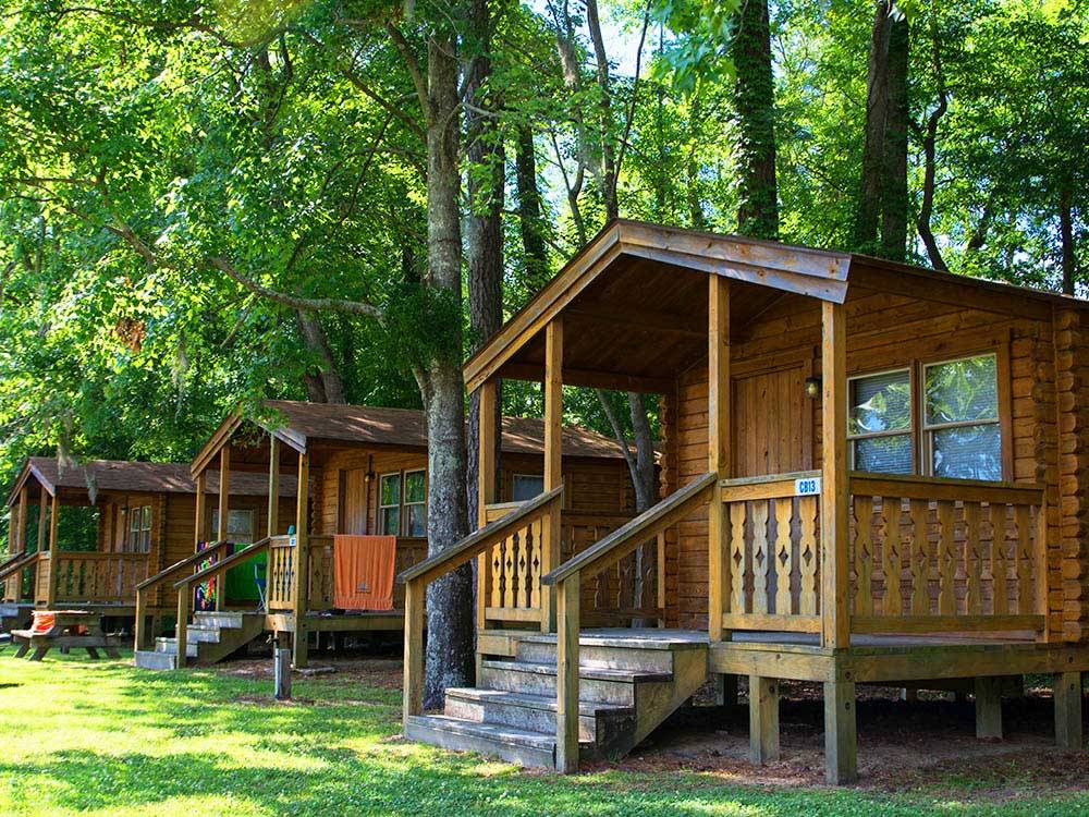Cabins with decks at TWIN LAKES RESORT