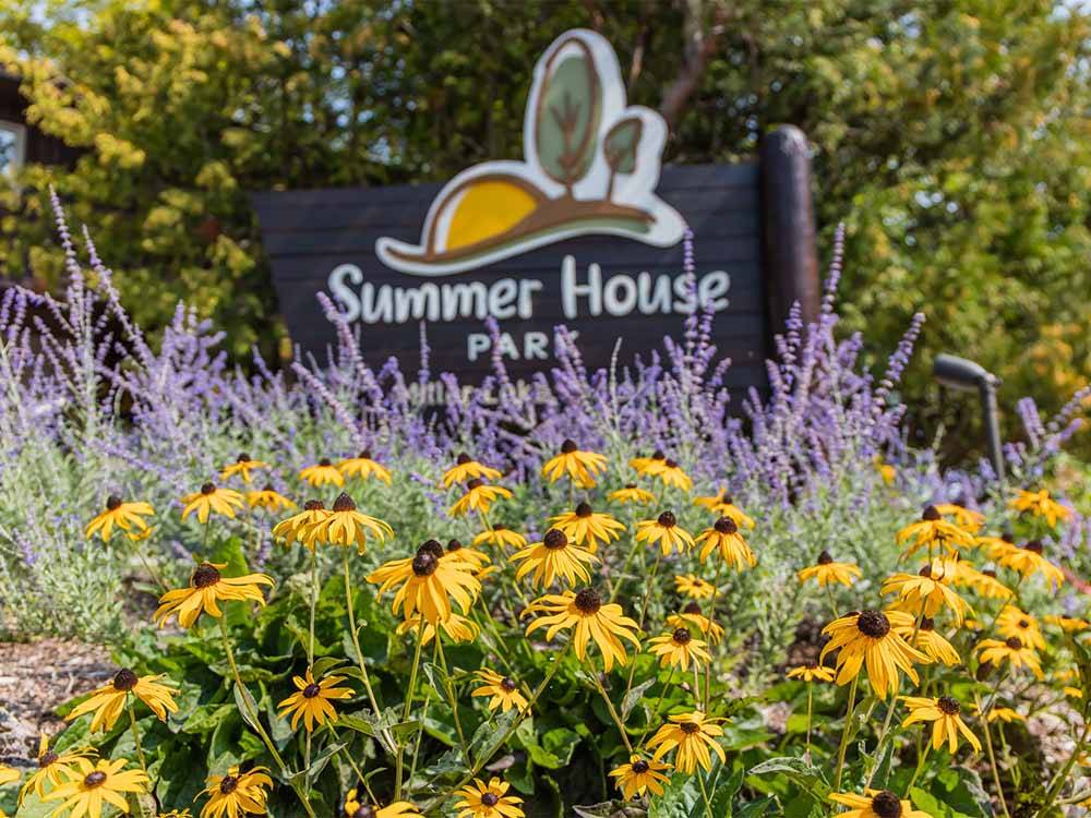 The front entrance sign at SUMMER HOUSE PARK