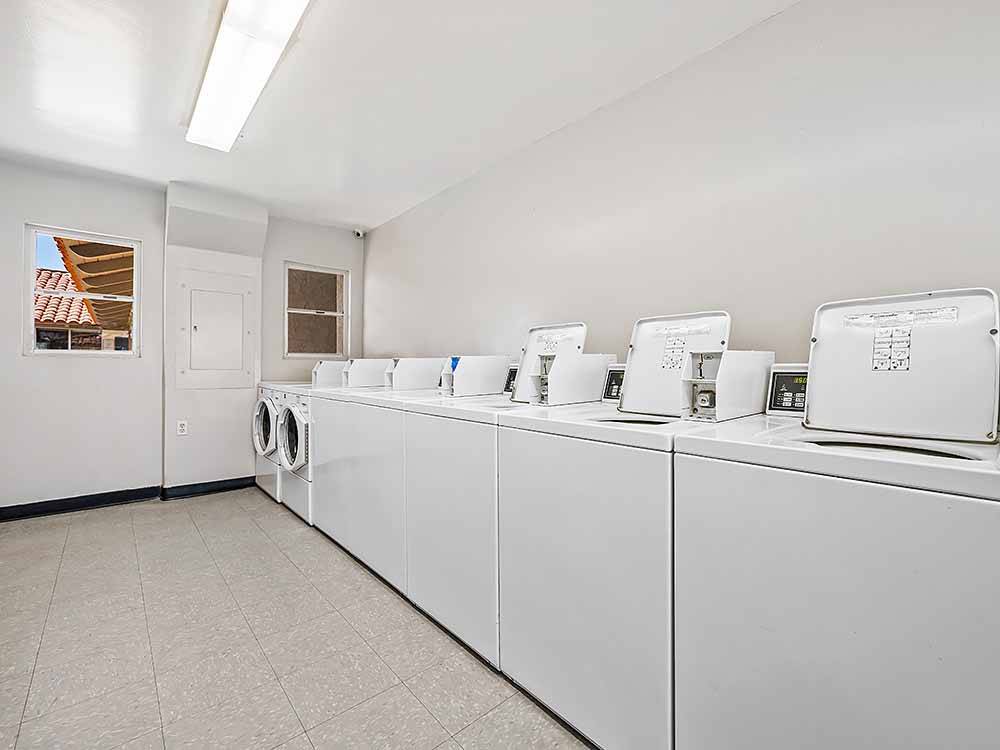 The clean and modern laundry room at WATERFRONT RV PARK