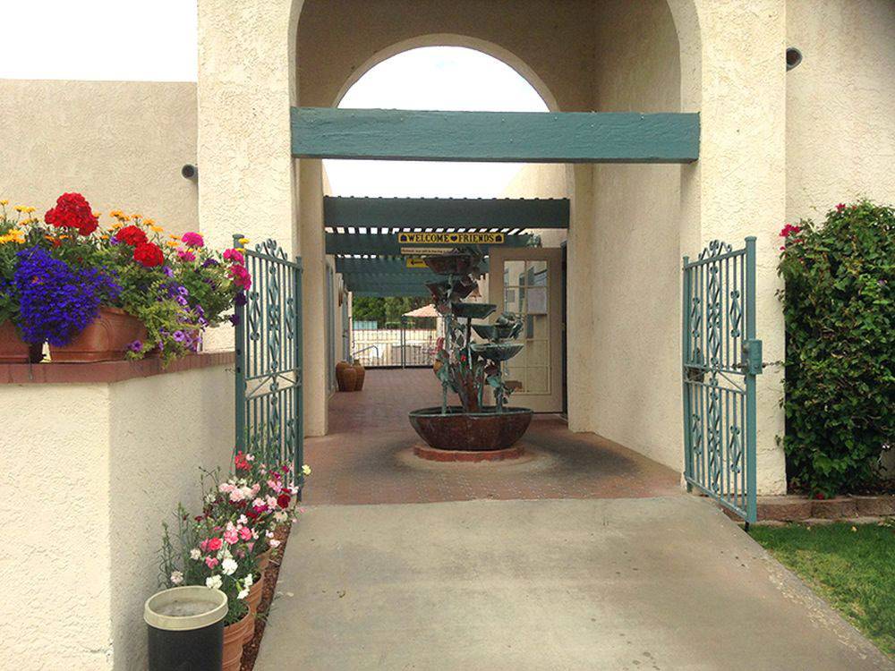Welcome walkway to front office at VILLA ALAMEDA RV RESORT