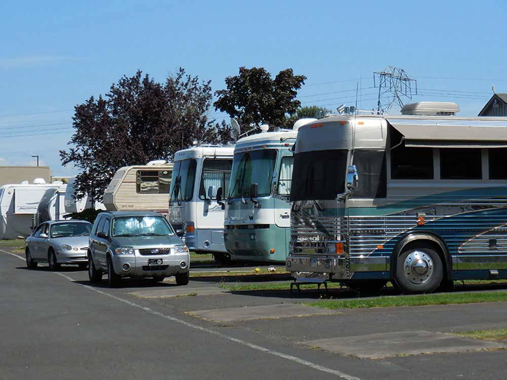 RVs and trailers at campground at PORTLAND WOODBURN RV PARK