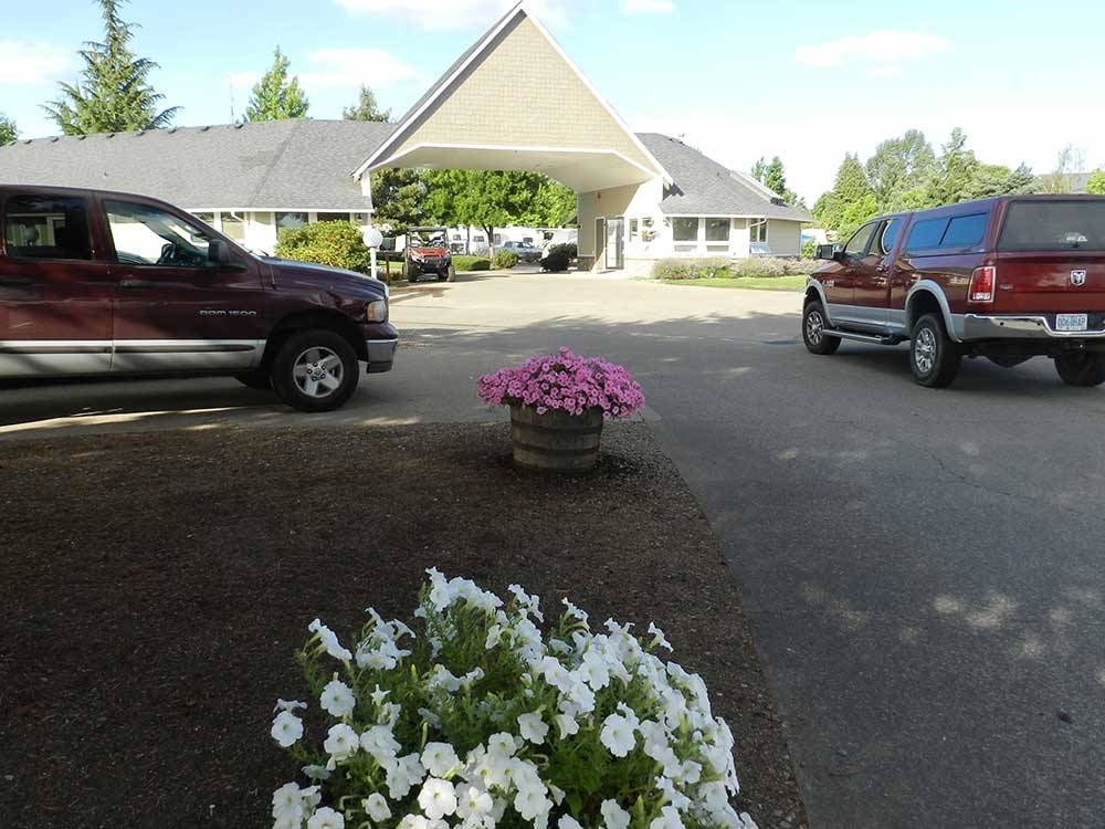 Flowers at BLUE OX RV PARK