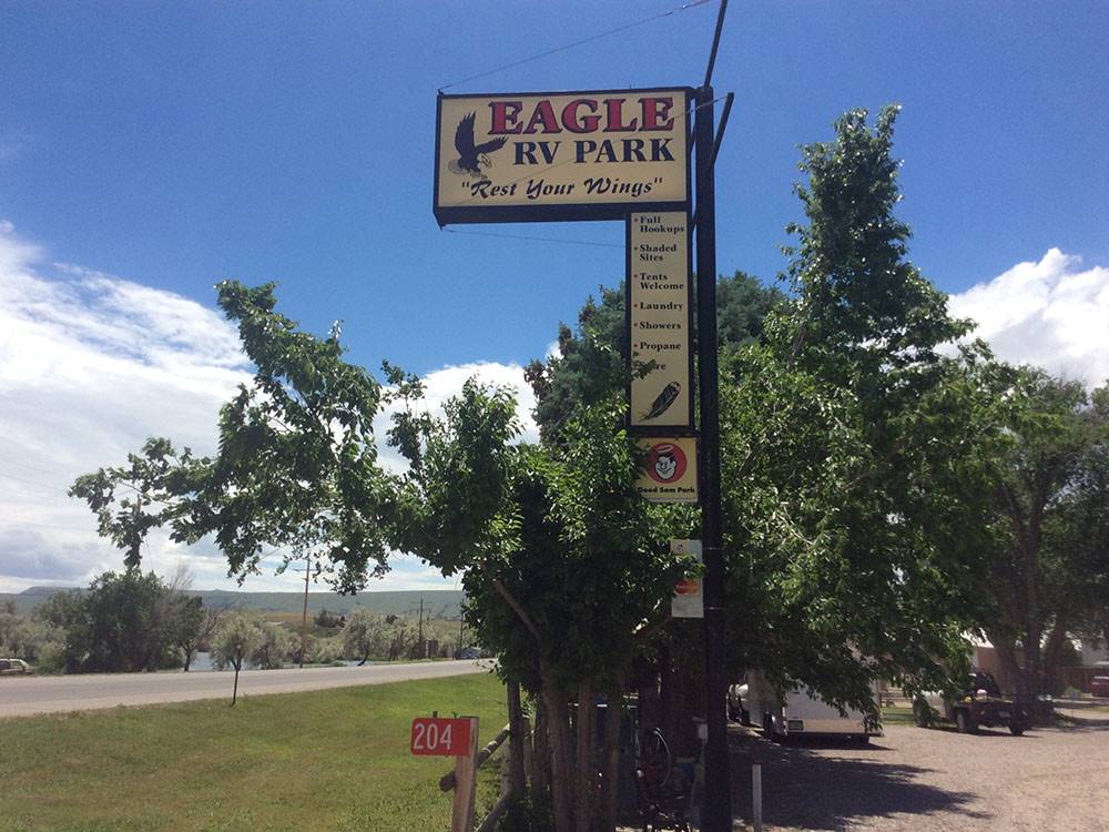 The tall entrance sign at EAGLE RV PARK & CAMPGROUND