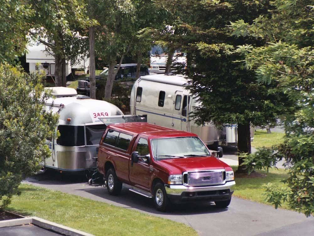 Trailers camping at RIVERWALK RV PARK & CAMPGROUND