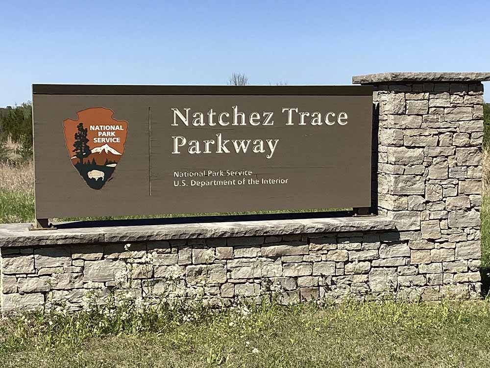 A sign leading into the Natchez Trace Parkway nearby at NATCHEZ TRACE RV PARK