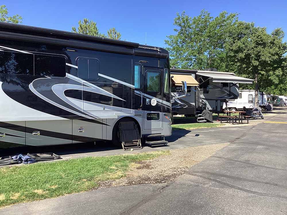 Class A motorhome in paved site at MOUNTAIN VIEW RV PARK
