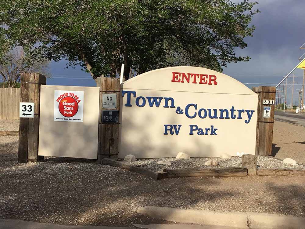 The front entrance sign at TOWN & COUNTRY RV PARK