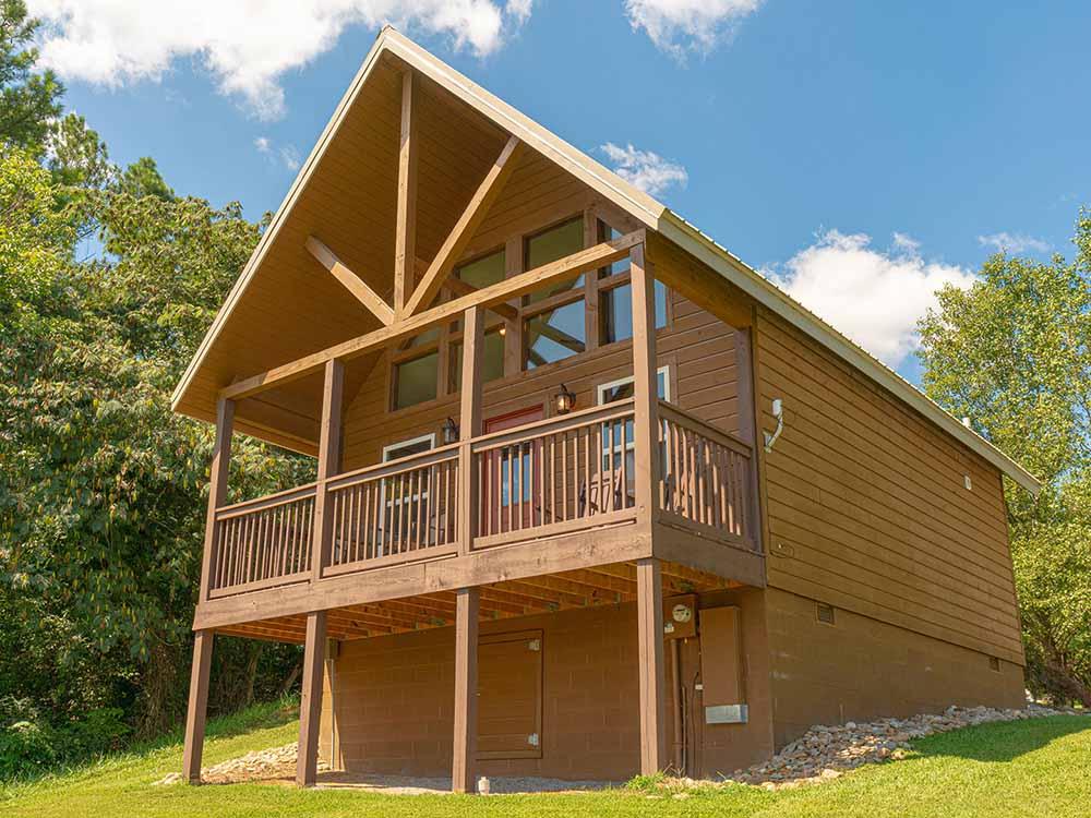 One of the large rental cabins at SUN OUTDOORS PIGEON FORGE