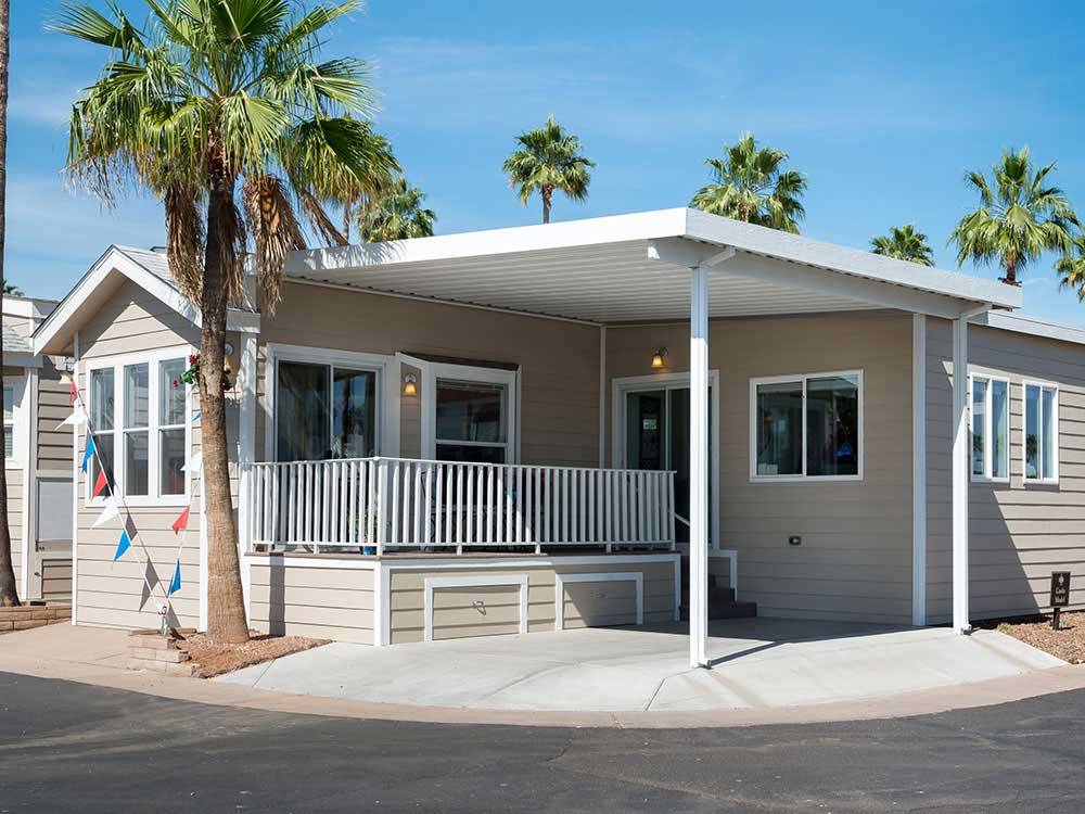 Lodging with deck at GOOD LIFE RV RESORT