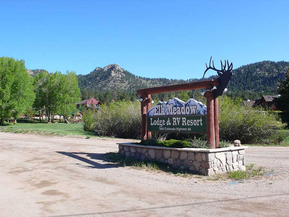 Sign leading into RV park at ELK MEADOW LODGE AND RV RESORT