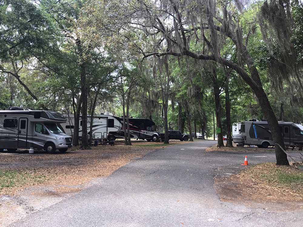 RVs camping at COUNTRY OAKS RV PARK & CAMPGROUND