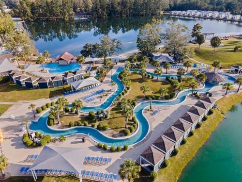 Aerial view of the lazy river at SUN OUTDOORS NEW ORLEANS NORTH SHORE
