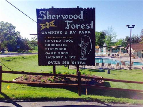 Sign leading into campground resort at SHERWOOD FOREST CAMPING & RV PARK