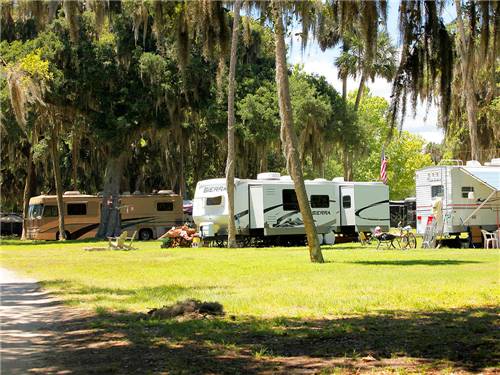 RVs and trailers at campground at ENCORE BULOW RV