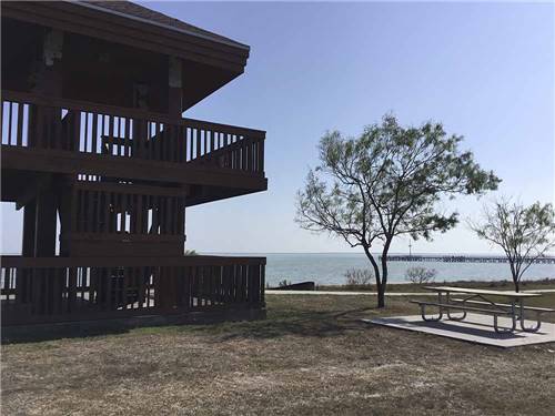 An observation deck to watch birds at SEAWIND RV RESORT ON THE BAY