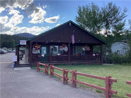 The registration building at FLATHEAD HARBOR RV, LUXURY CONDOS AND CABINS (FORMERLY EDGEWATER RESORT)