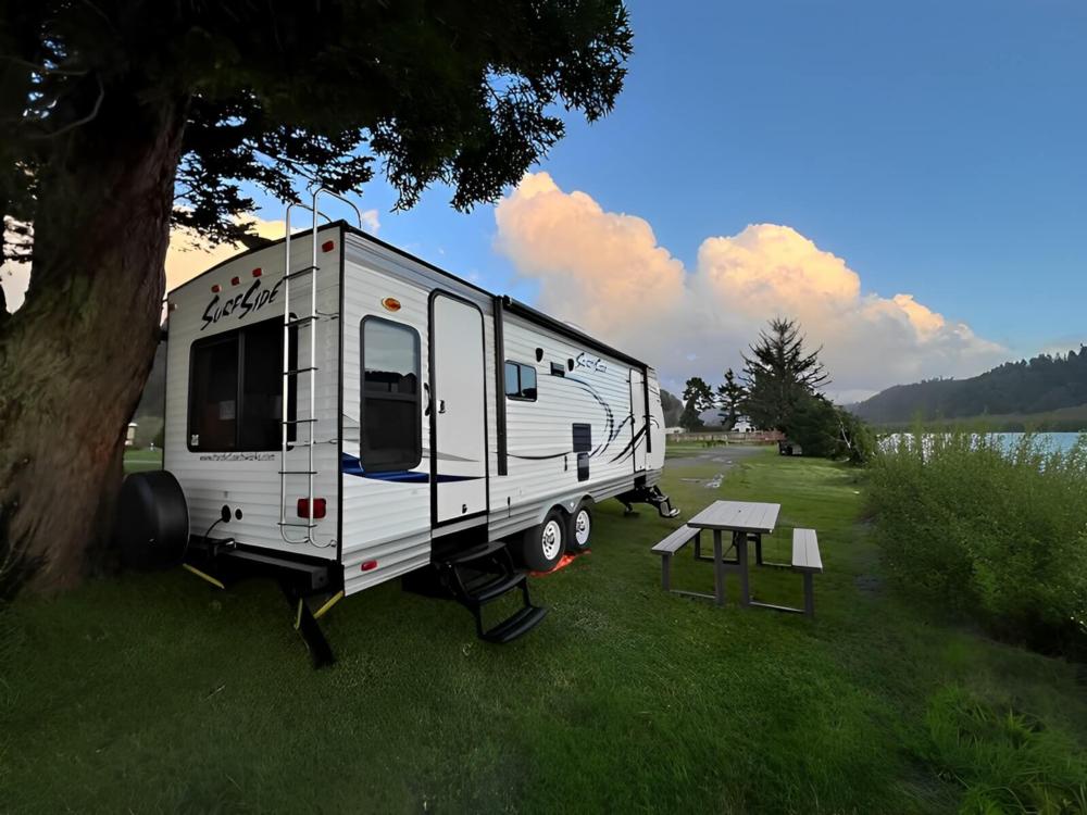 Parked trailer at site Chinook RV Resort