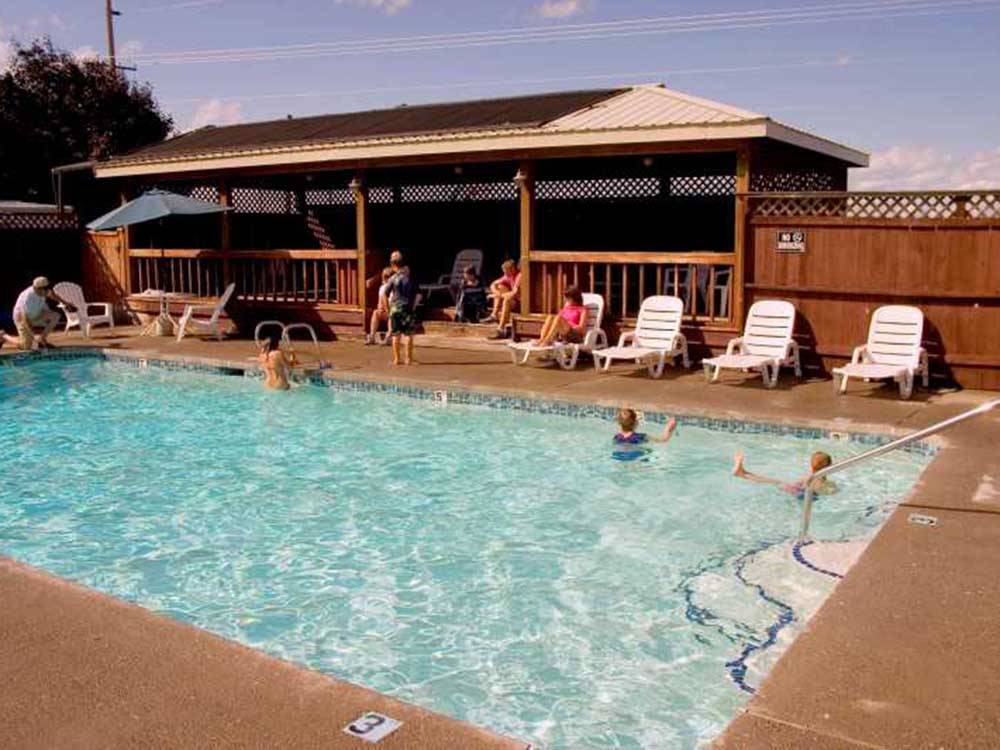 People playing in the swimming pool at MT VIEW RV ON THE OREGON TRAIL