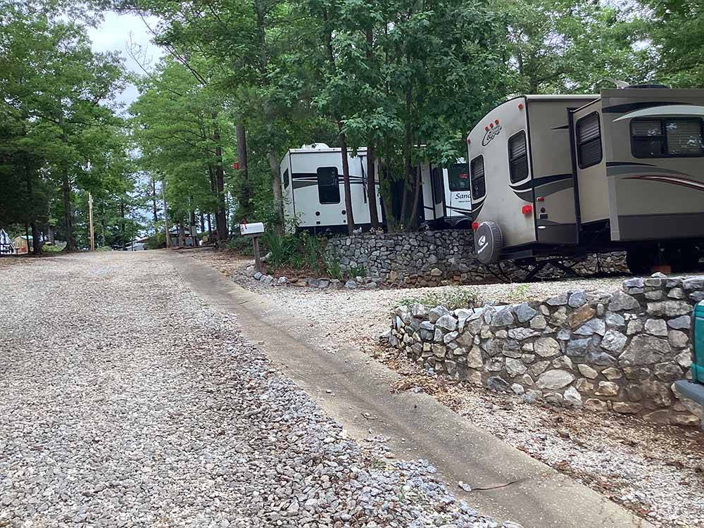 The gravel road going thru the campground at LAKESIDE RV PARK