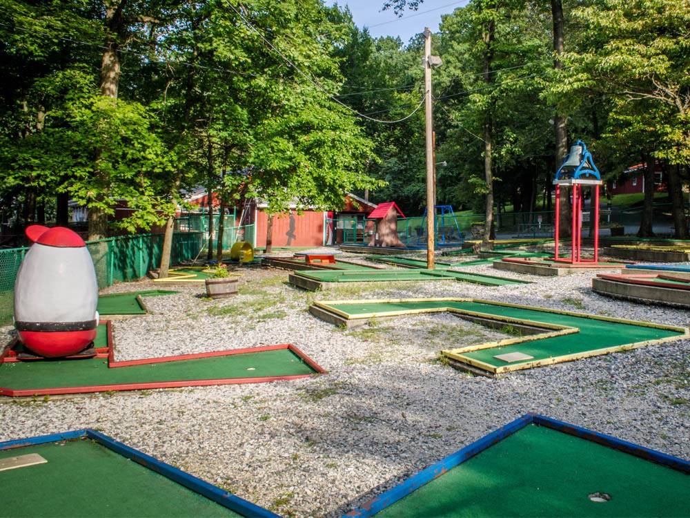 Miniature golf course at THOUSAND TRAILS PA DUTCH COUNTRY
