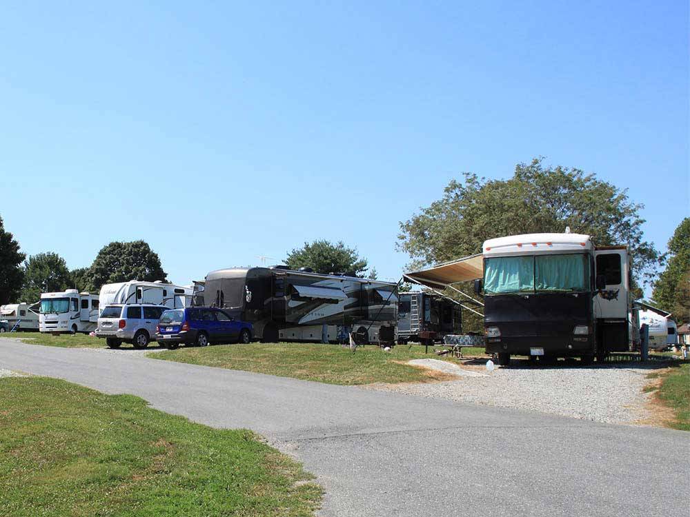 RVs parked at campground at THOUSAND TRAILS CIRCLE M
