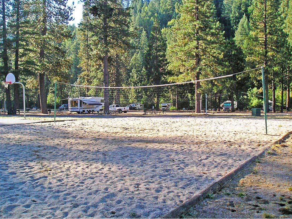 Basketball court and volleyball court at THOUSAND TRAILS YOSEMITE LAKES