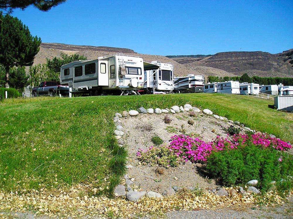 Trailers and RVs camping at CRESCENT BAR